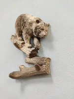 Настенная ключница  «Медведь на бревнах»
