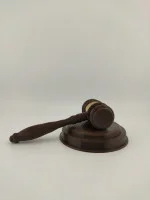 Декоративная статуэтка «Молоток судьи №1»