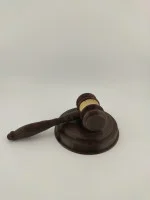 Декоративная статуэтка «Молоток судьи №1»