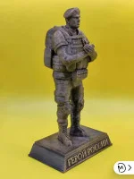 Декоративная канцелярская подставка для ручки «Солдат ВДВ»