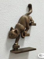 Декоративная настенная фигурка Кот спускается по лестнице Декоративная настенная фигурка Кот спускается по лестнице