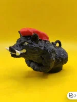 Злой кабан на торпеду автомобиля