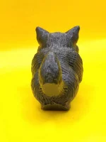 Злой кот на торпеду автомобиля