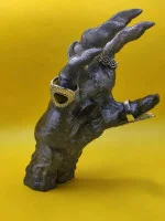 Подставка для украшений - Рука( серая) правая